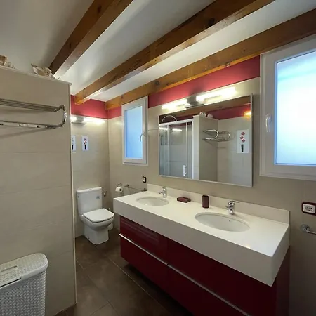 Charmante 3 A Pour 6 Personnes Avec Jardin Et Parking - Fr-1-379-59 Villa *