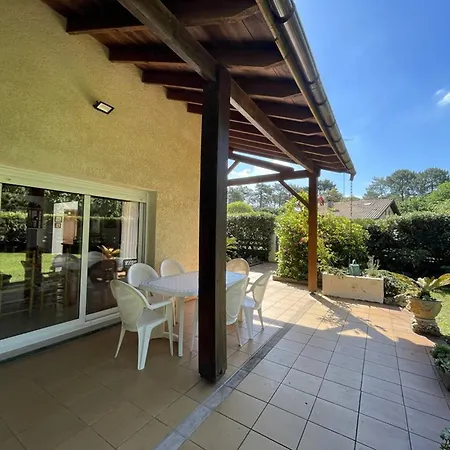 Charmante 3 A Pour 6 Personnes Avec Jardin Et Parking - Fr-1-379-59