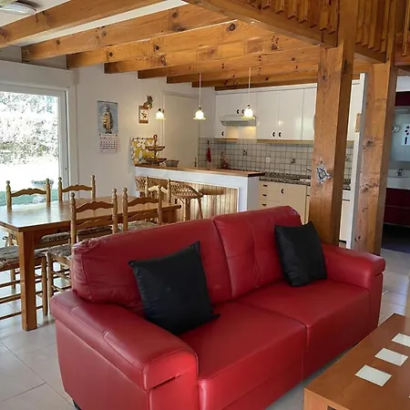 Charmante 3 A Pour 6 Personnes Avec Jardin Et Parking - Fr-1-379-59