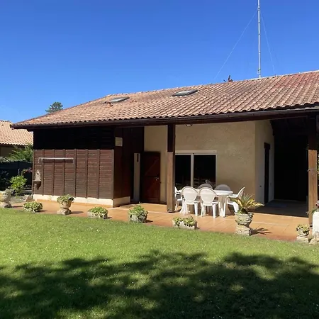 Charmante 3 A Pour 6 Personnes Avec Jardin Et Parking - Fr-1-379-59 Villa